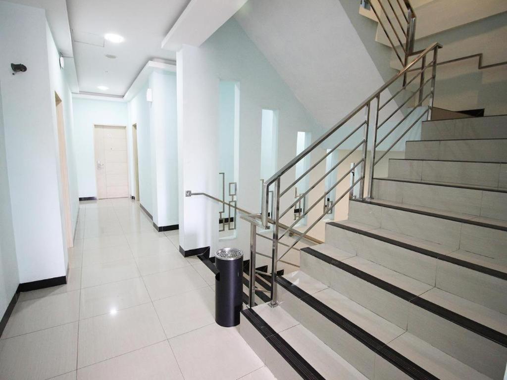 Amaliun Hotel Медан Екстериор снимка