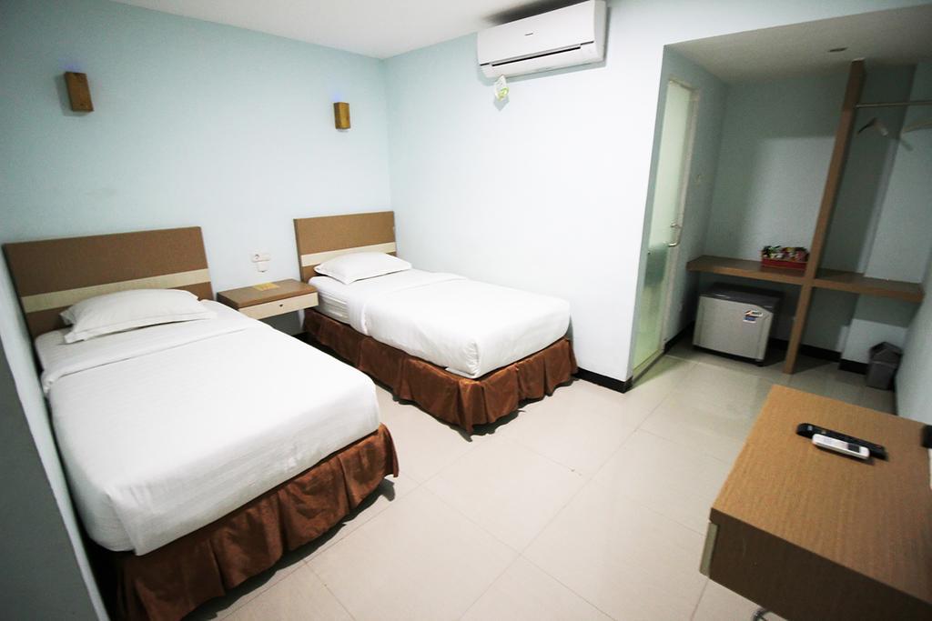 Amaliun Hotel Медан Екстериор снимка