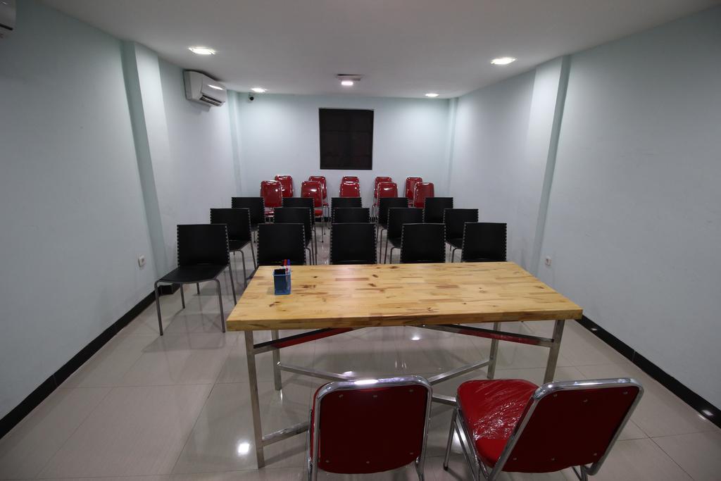 Amaliun Hotel Медан Екстериор снимка