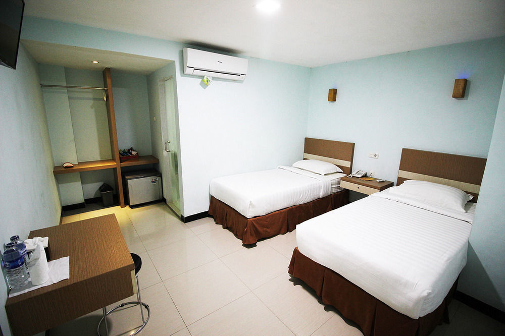 Amaliun Hotel Медан Екстериор снимка